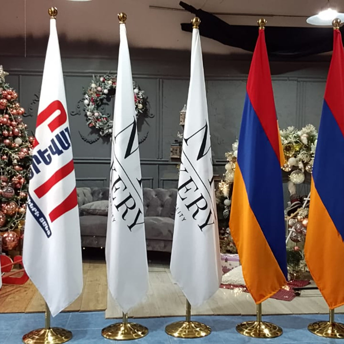 Դրոշի պատվանդաններ